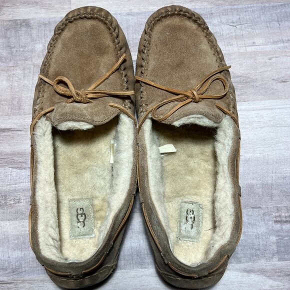 UGG Dakota Slip on Mocassin Suede Light Tan Women's Size 11 - Picture 9 of 10
